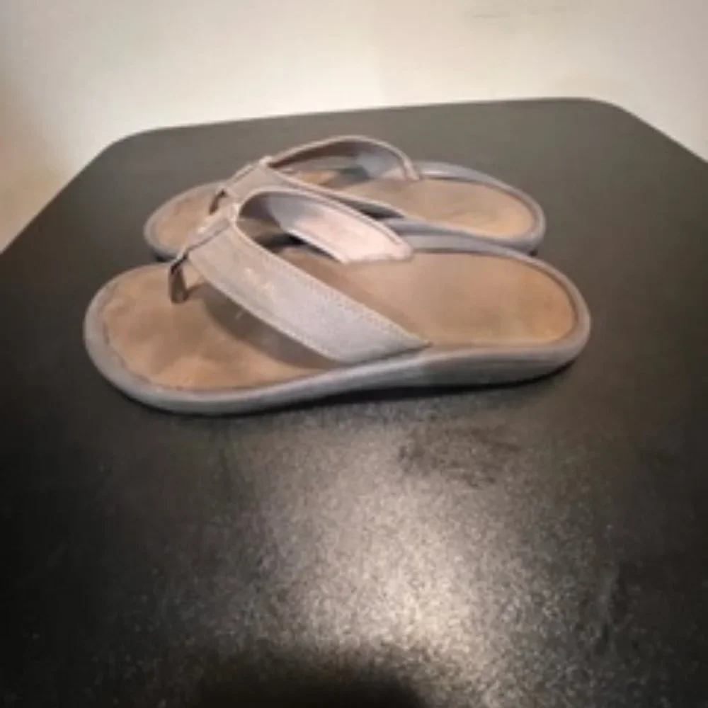 Olukai Ohana size 10 brown flipflop